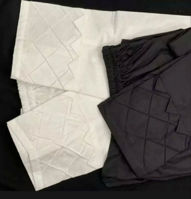 Pintex and triangle design straight trouser