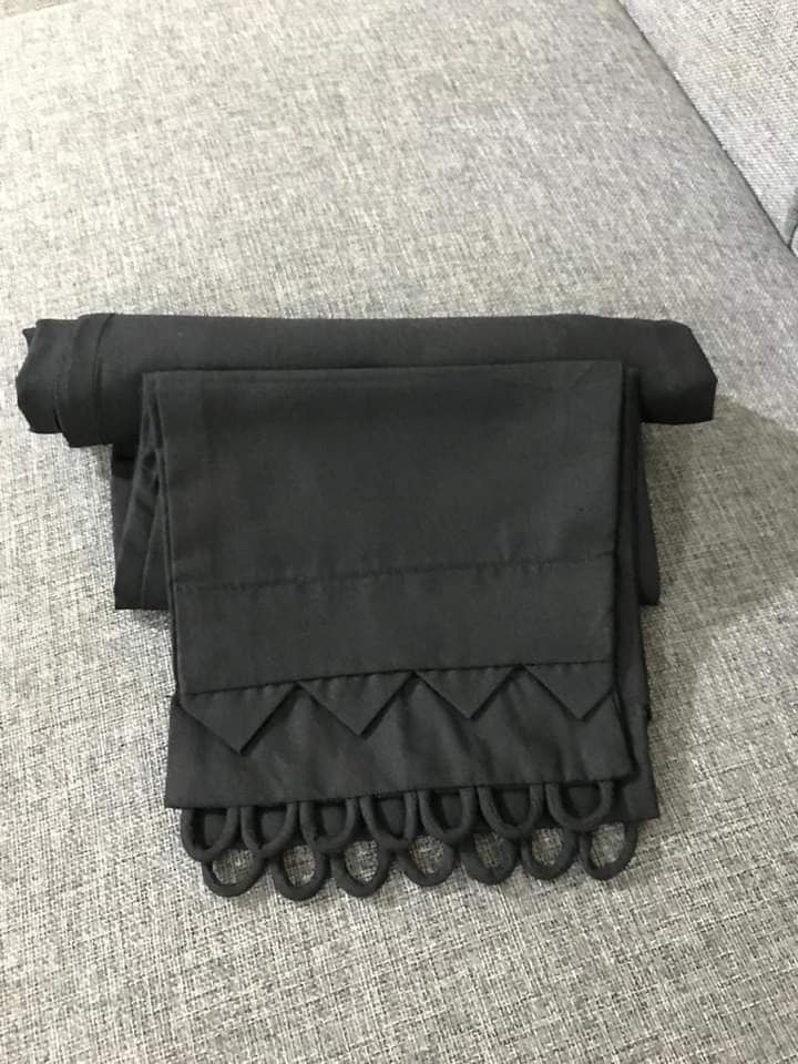 Loops and triangle design trouser