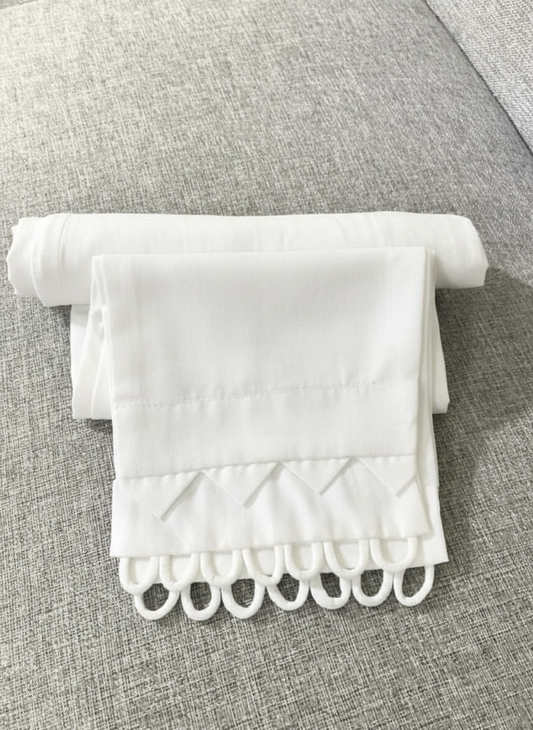 Loops and triangle design trouser