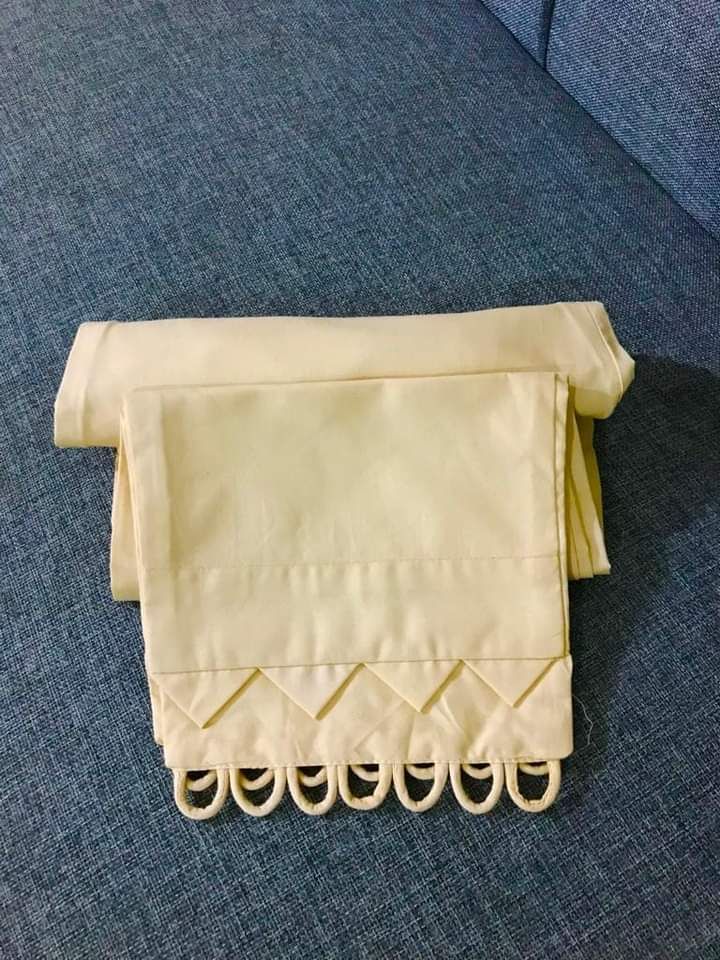 Loops and triangle design trouser